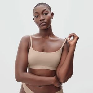 Everlane The Invisible Square-Neck Bralette in Light Tan